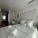 Venue C , Luxury 6 Bedroom Appartement