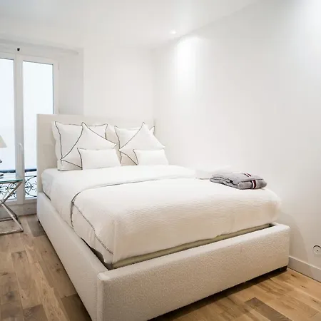 Venue C - Luxurious & Spacious - Mansion - Elevator - Patio Apartment