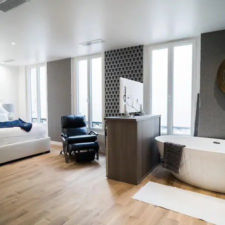 Venue C - Luxurious & Spacious - Mansion - Elevator - Patio *