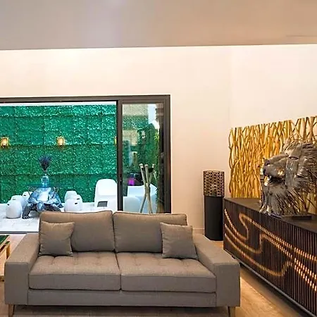 Appartamento Venue C - Luxurious & Spacious - Mansion - Elevator - Patio