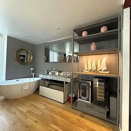 Venue C - Luxurious & Spacious - Mansion - Elevator - Patio