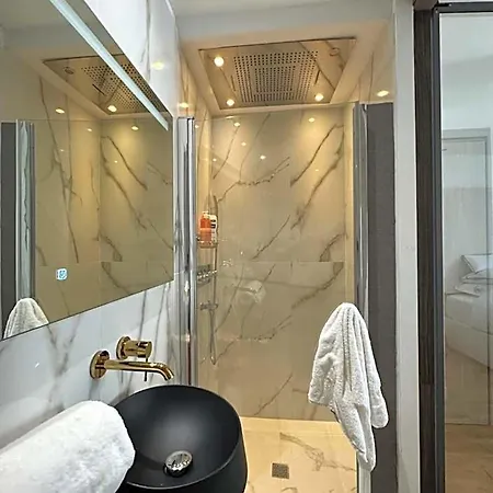 Venue C - Luxurious & Spacious - Mansion - Elevator - Patio