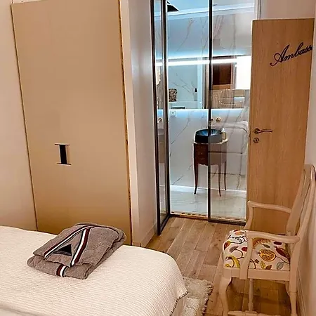 Venue C - Luxurious & Spacious - Mansion - Elevator - Patio Appartamento